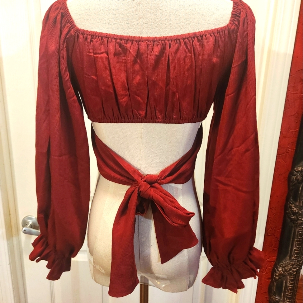 Kayla's Armoire Top - Picture 5 of 7
